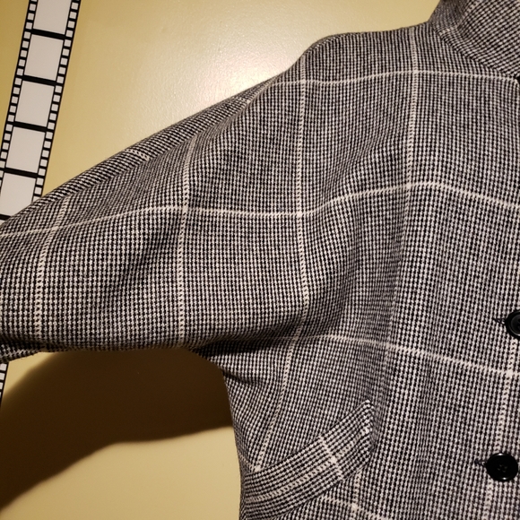 Wool blend coat by Alorna. - Picture 7 of 9